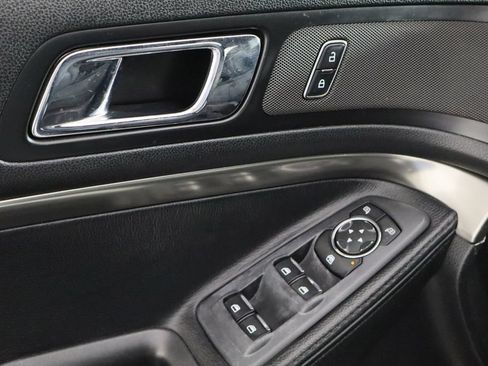Used 2019 Ford Explorer 4WD Police Interceptor image 13