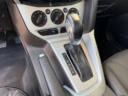 Used 2014 Ford Focus SE w/ Equipment Group 201A FWD image 18