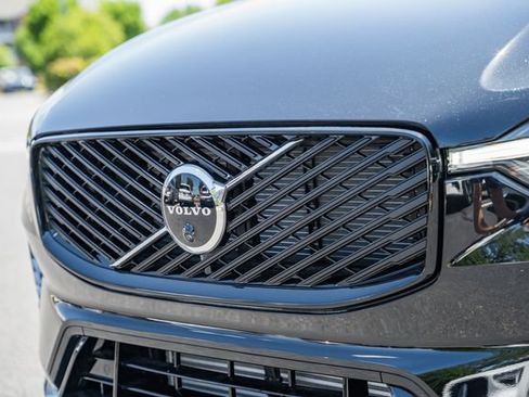 New 2026 Volvo XC60 T8 Ultra w/ Protection Package Premier AWD/4WD image 12
