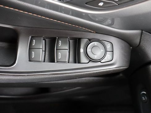 Used 2018 Chevrolet Traverse LT image 26