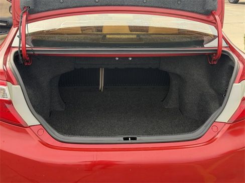 Used 2012 Toyota Camry L image 22