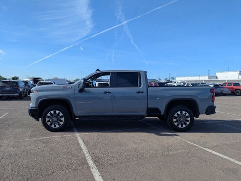 Used 2024 Chevrolet Silverado 2500 Custom w/ Custom Value Package image 2