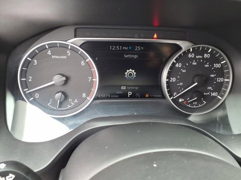 Used 2023 Nissan Rogue SV w/ SV Premium B Package image 31