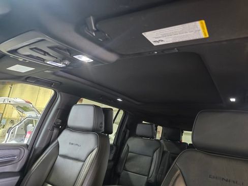 Used 2024 GMC Yukon XL Denali w/ Advanced Technology Package AWD/4WD image 23