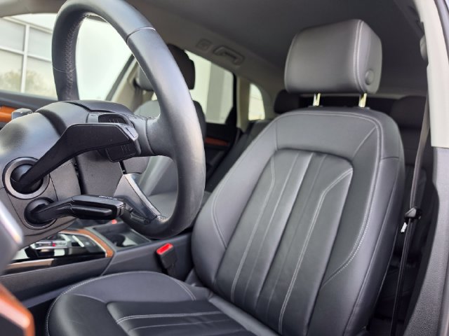 Used 2023 Audi Q5 2.0T Premium w/ Convenience Package AWD/4WD image 22