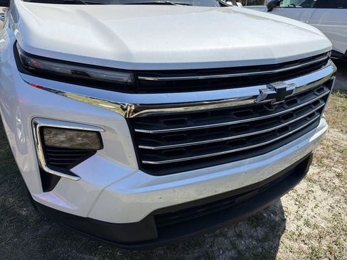 Used 2025 Chevrolet Traverse LT w/ LPO, Floor Liner Package image 9