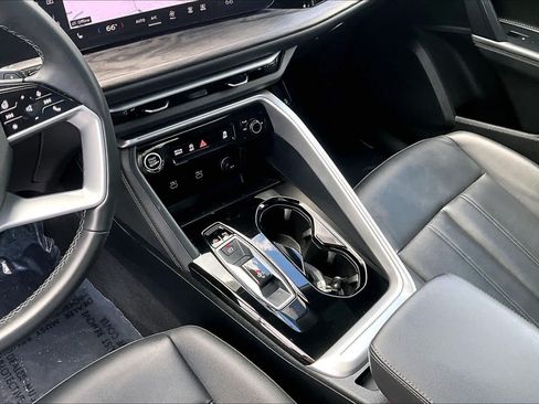 Used 2025 Audi Q5 Premium Plus w/ Premium Plus AWD/4WD image 17