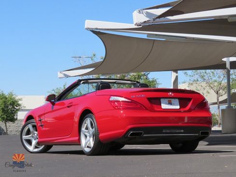Used 2013 Mercedes-Benz SL 550 image 2