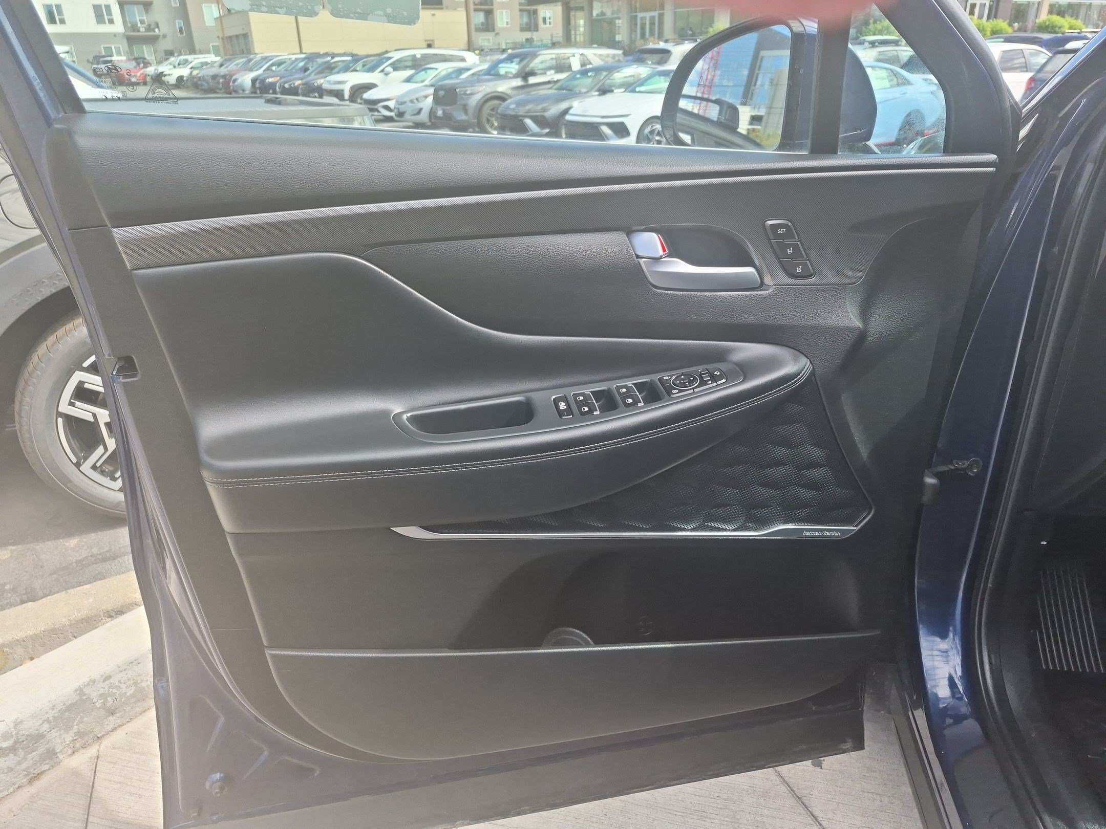 Used 2022 Hyundai Santa Fe Limited AWD/4WD image 13