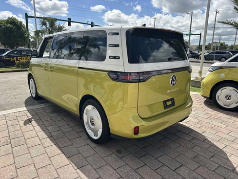 New 2025 Volkswagen ID. Buzz 1st Edition image 5