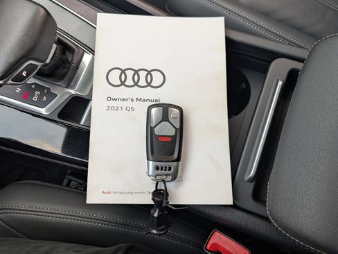 Used 2021 Audi Q5 Premium w/ Convenience Package image 37