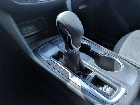 Used 2024 Chevrolet Equinox LT FWD image 21