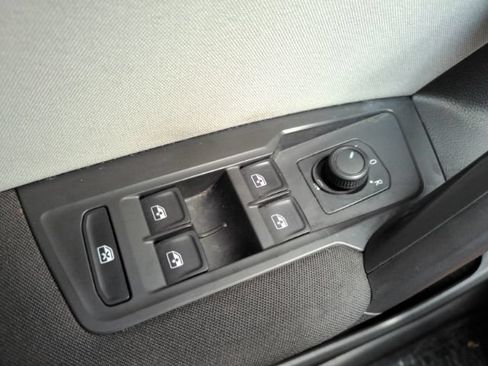 Used 2021 Volkswagen Tiguan S FWD image 34