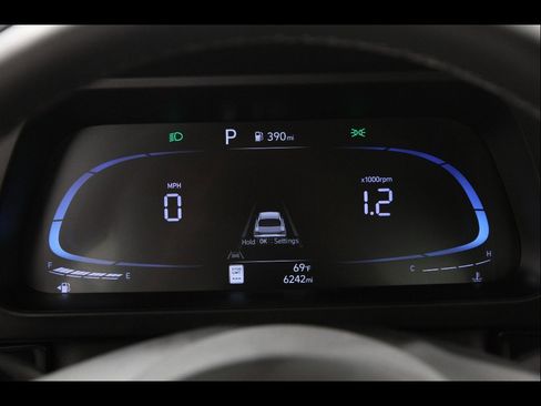 Certified 2025 Hyundai Elantra Sport FWD image 8