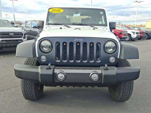 Used 2016 Jeep Wrangler Sport image 2