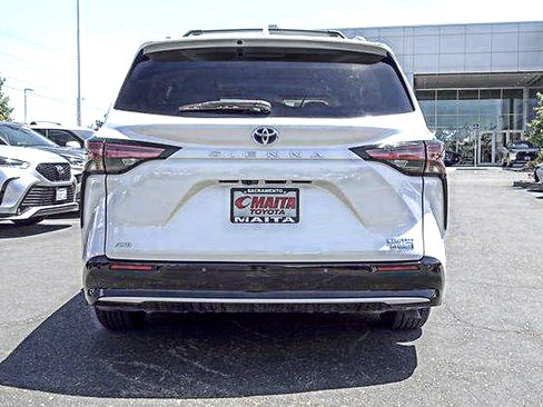 Used 2023 Toyota Sienna Limited AWD/4WD image 6