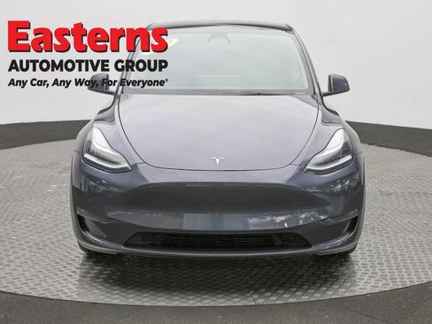 Used 2022 Tesla Model Y Long Range AWD/4WD image 2