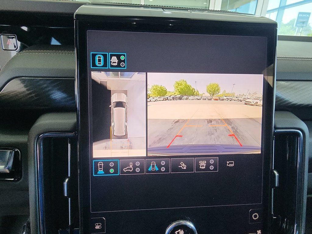 Certified 2025 GMC Yukon XL AT4 w/ AT4 Premium Plus Package AWD/4WD image 13