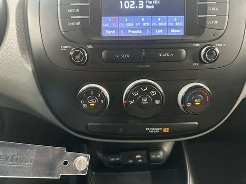 Used 2019 Kia Soul FWD image 16