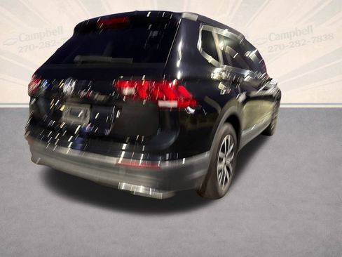 Used 2021 Volkswagen Tiguan SE w/ Panoramic Sunroof Package image 6