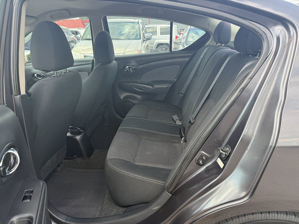 Used 2015 Nissan Versa SV FWD image 14
