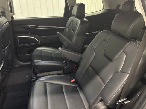Used 2025 Kia Telluride S AWD/4WD image 13