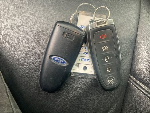 Used 2019 Ford Escape Titanium image 38