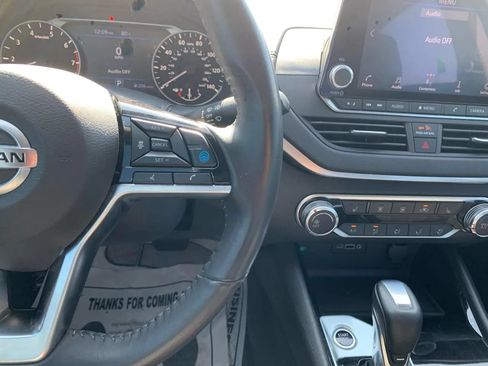 Used 2022 Nissan Altima 2.5 SV w/ SV Premium Package FWD image 14