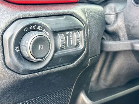 Used 2021 Jeep Wrangler Unlimited Rubicon AWD/4WD image 11