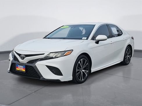 Used 2019 Toyota Camry SE w/ Carpet Mat Package image 7