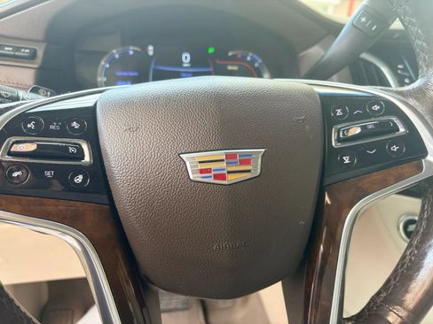 Used 2017 Cadillac Escalade Premium Luxury AWD/4WD image 10