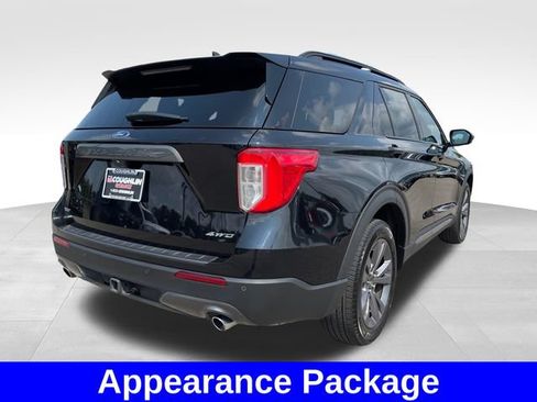 Used 2024 Ford Explorer XLT w/ Equipment Group 202A AWD/4WD image 5