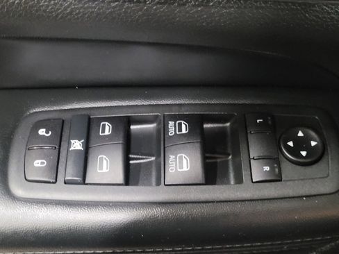 Used 2020 Jeep Grand Cherokee Limited w/ Luxury Group II image 27