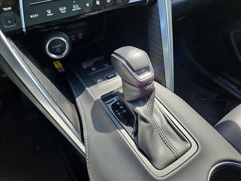 Used 2024 Toyota Venza Nightshade image 12