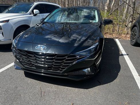 Used 2021 Hyundai Elantra Limited image 6