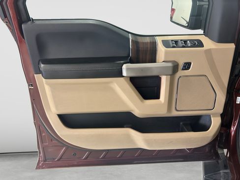 Used 2015 Ford F150 Lariat w/ Equipment Group 502A Luxury AWD/4WD image 17