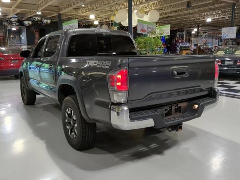 Used 2021 Toyota Tacoma TRD Off-Road AWD/4WD image 10