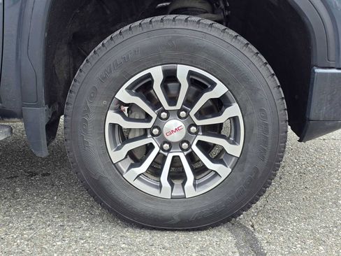 Used 2021 GMC Sierra 1500 AT4 w/ AT4 Premium Package AWD/4WD image 9