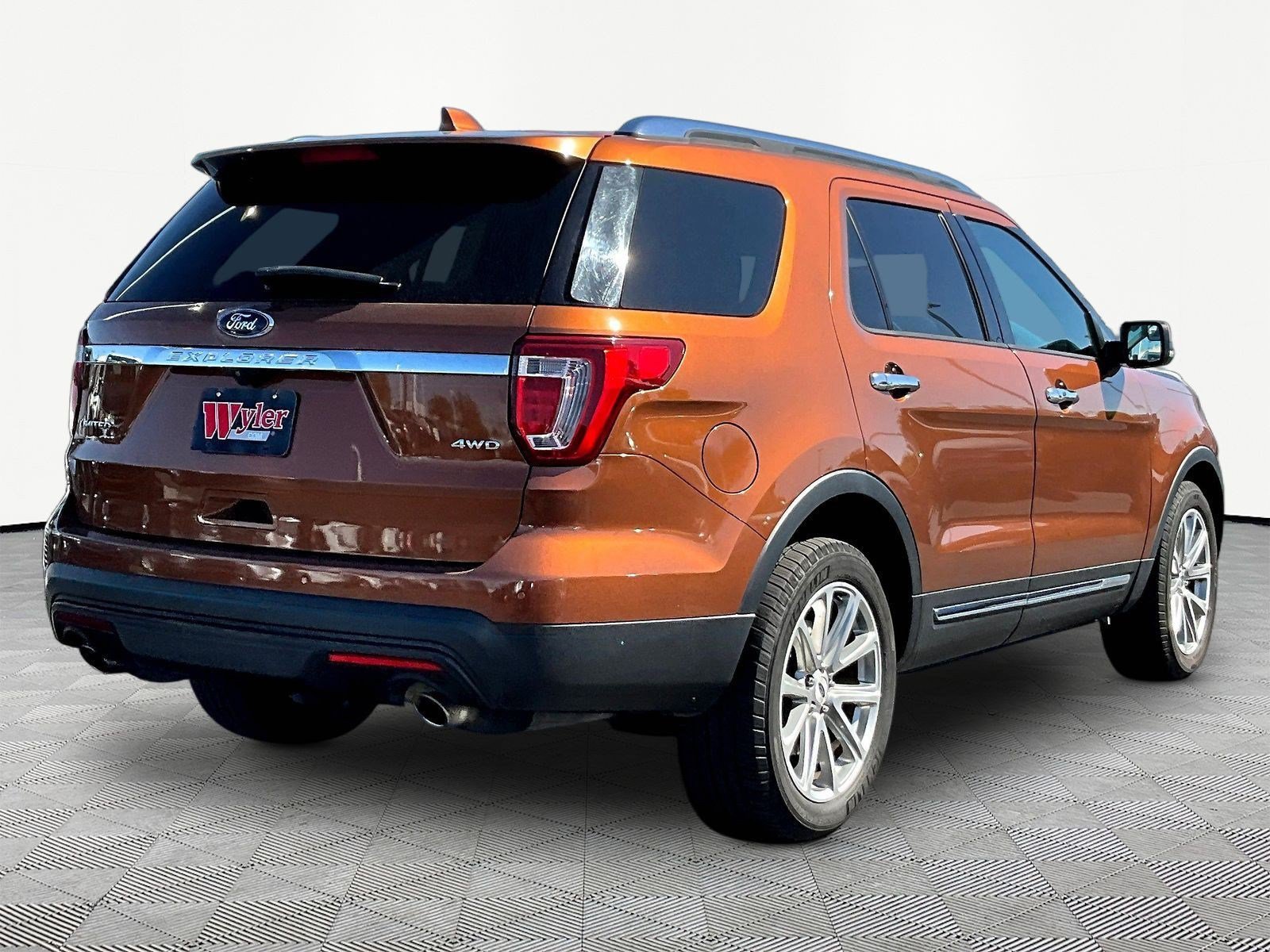 Used 2017 Ford Explorer Limited AWD/4WD image 6