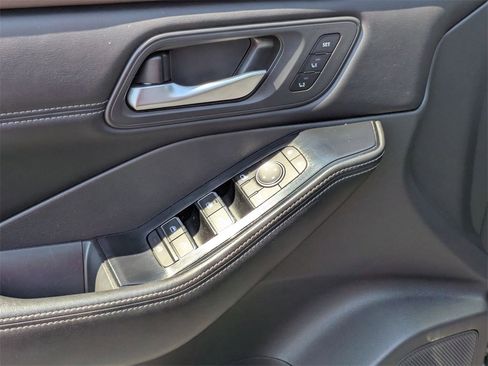 Used 2023 Nissan Rogue SL w/ SL Premium Package image 15