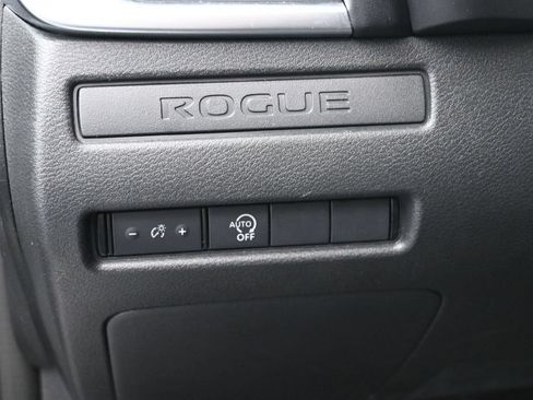 Used 2024 Nissan Rogue S FWD image 16