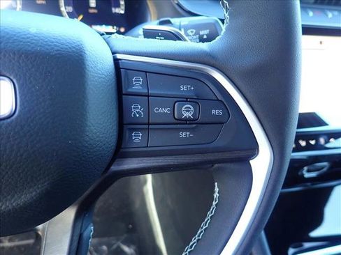 New 2026 Jeep Grand Cherokee L Limited w/ Luxury Tech Group II image 17