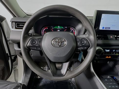 Used 2024 Toyota RAV4 LE image 17