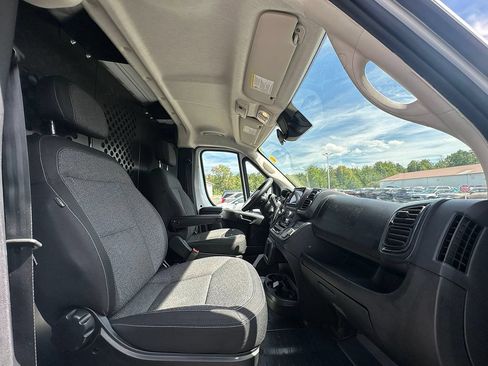 Used 2025 RAM ProMaster 2500 w/ U-Haul Equipment Group FWD image 24