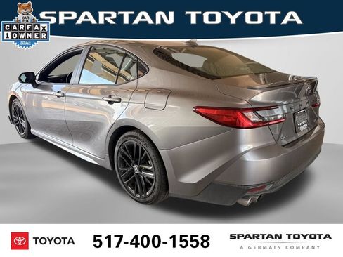Used 2025 Toyota Camry SE FWD image 3