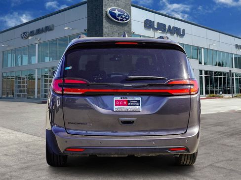 Used 2021 Chrysler Pacifica Touring w/ S Appearance Package image 5