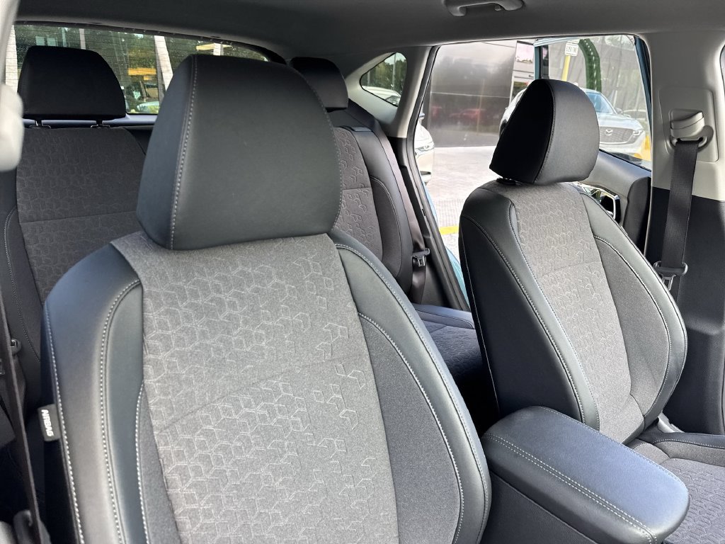 Used 2025 Kia Seltos S FWD image 46