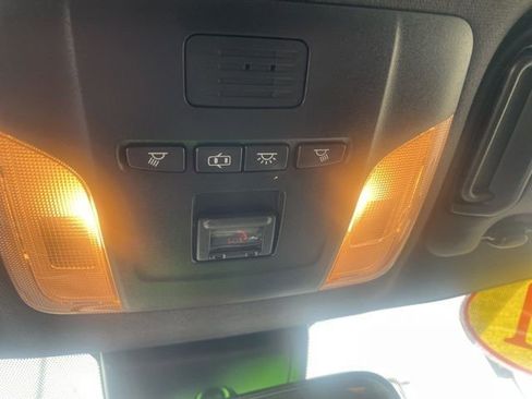 Used 2021 Toyota Corolla SE image 34