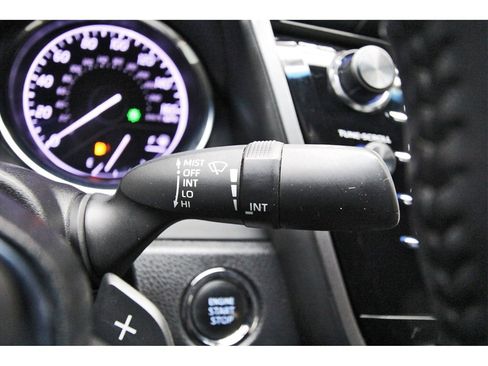 Used 2019 Toyota Camry SE image 16