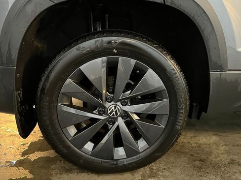 Certified 2022 Volkswagen Taos S image 31